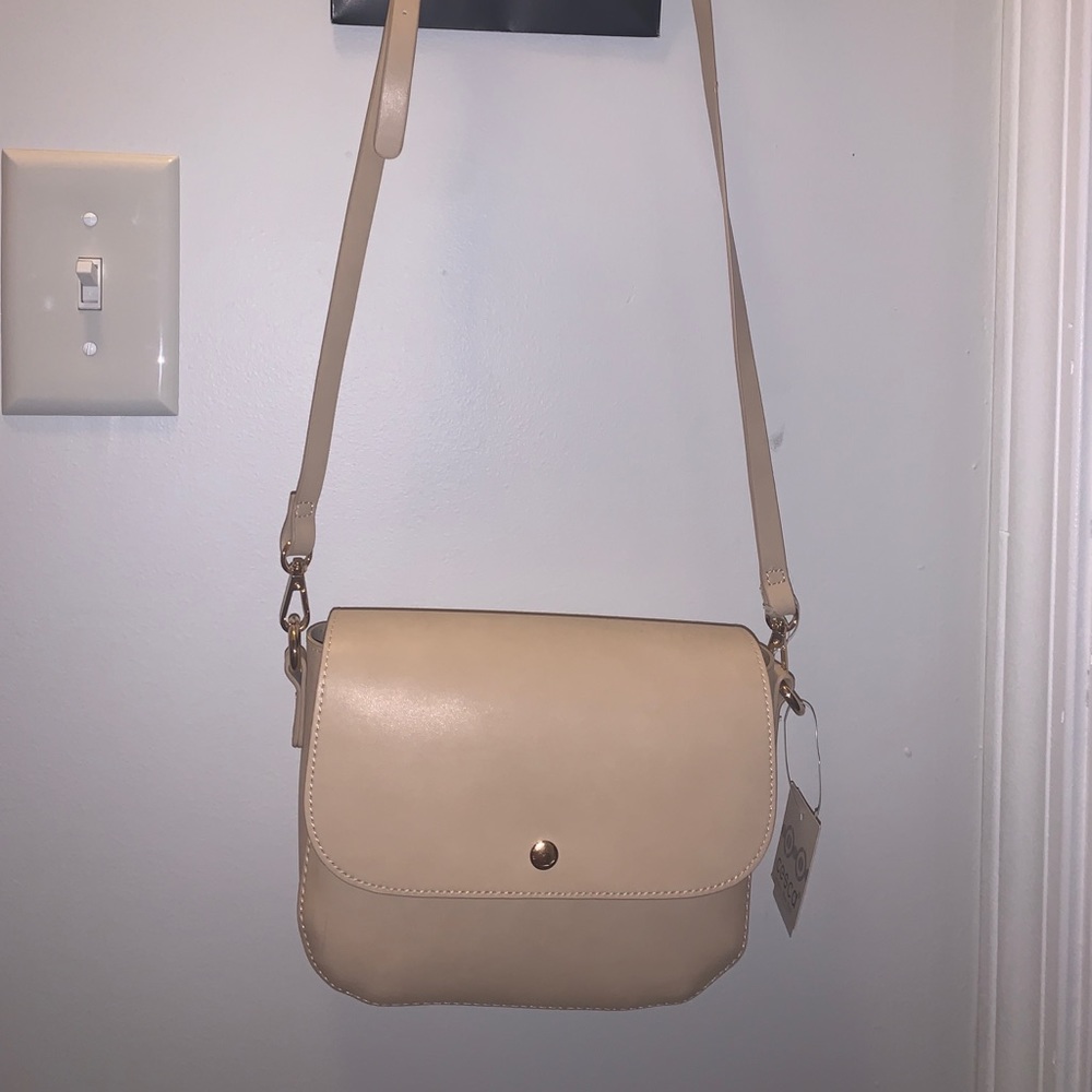 Von Maur beige shoulder purse